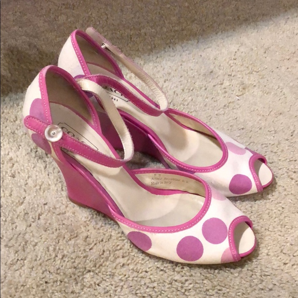 Coach Vintage Y2K Josephine Wedge Heels

Pink Polka Dot • Peep Toe • Size 9